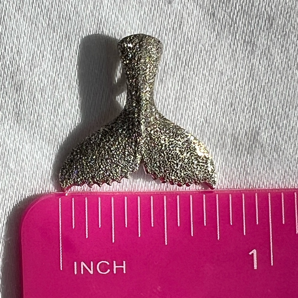 🐋Whale Tail Pendant🐋 - Picture 3 of 4